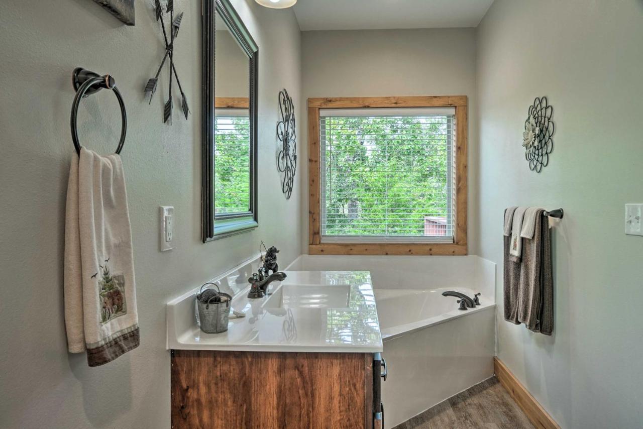 Branson West Cabin With Pool Access And Golfing Luaran gambar